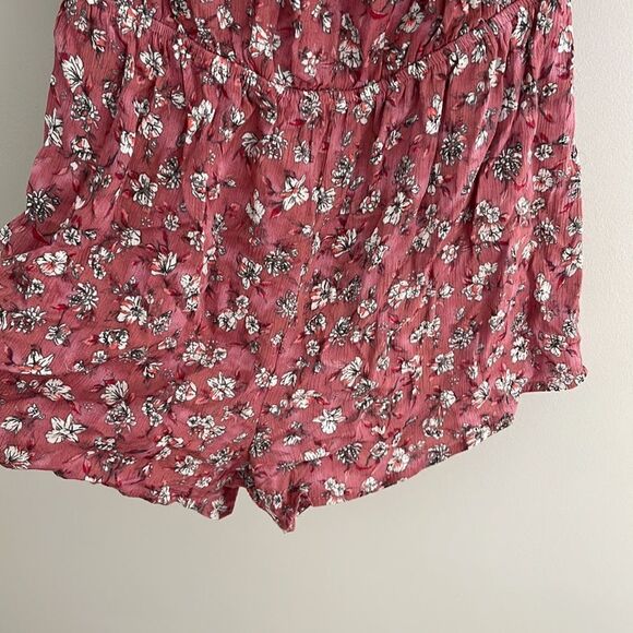 Aeropostale Floral Romper Size Small. Dusty Rose - Picture 3 of 7